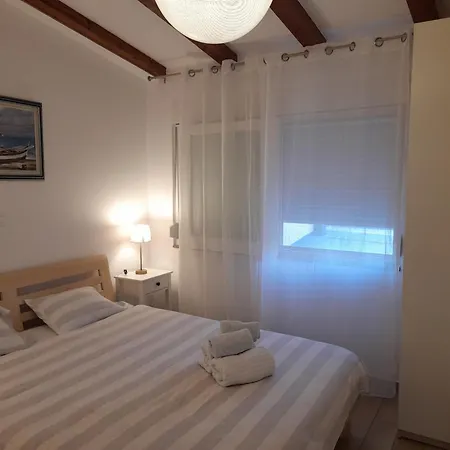 Odette Zadar
